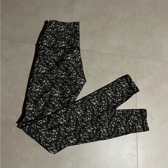 Lululemon confetti legging 7/8 size 4 - Picture 2 of 7
